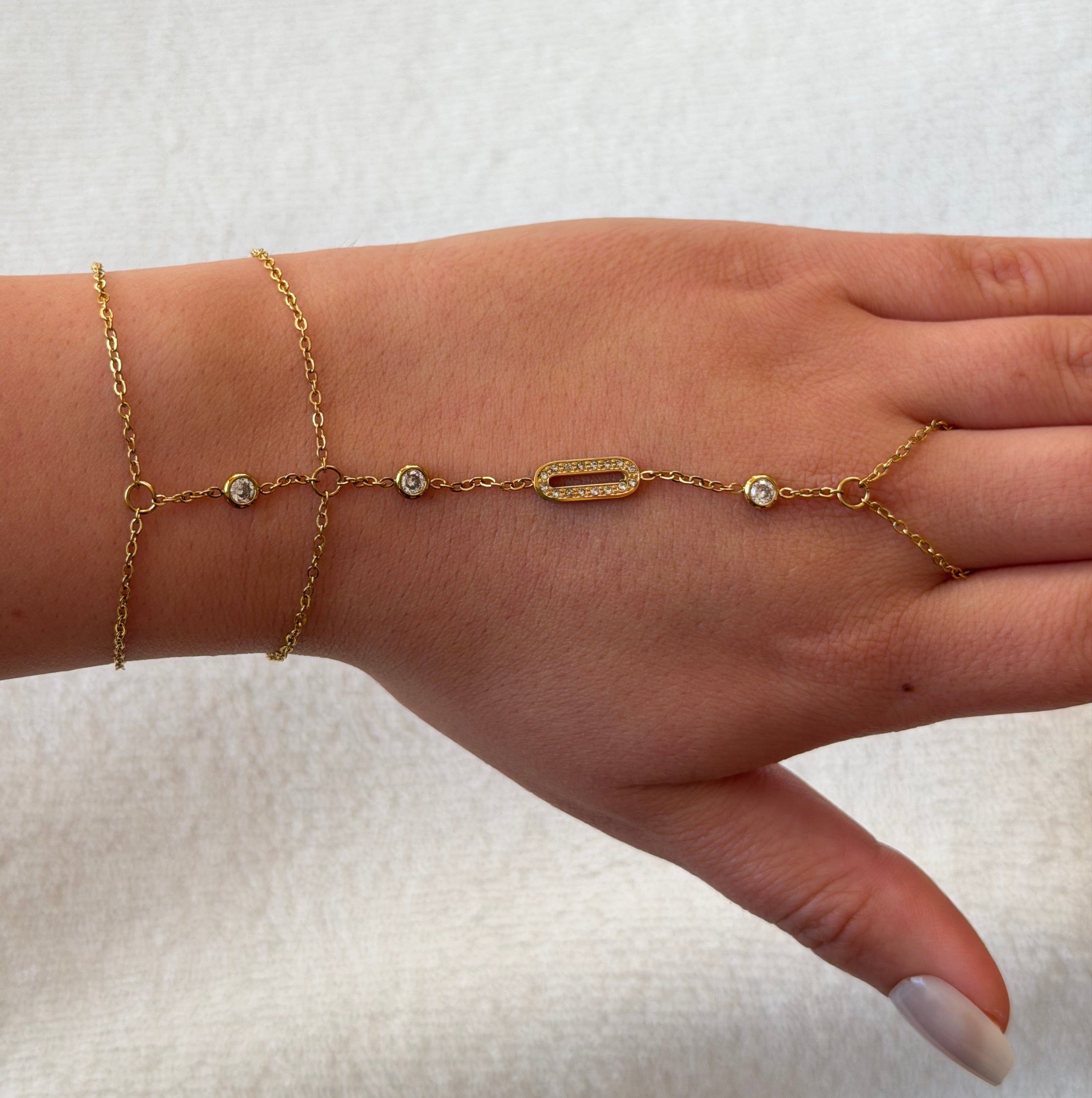 Inaya hand chain